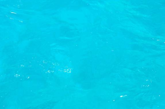 A cor da água em Gustavia, capital de St. Barth - Caribe